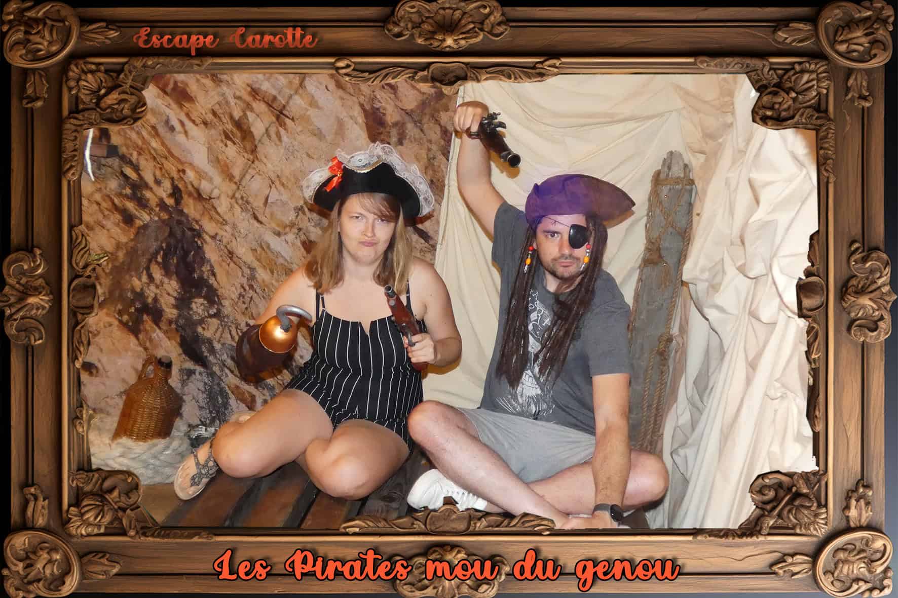 Spelers poseren na piraten-avontuur